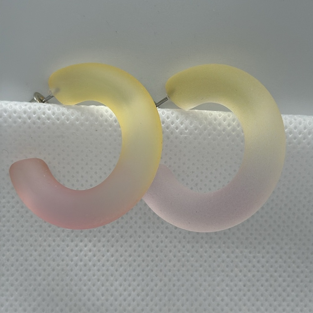 Minimalist yellow and pink Hoops earrings